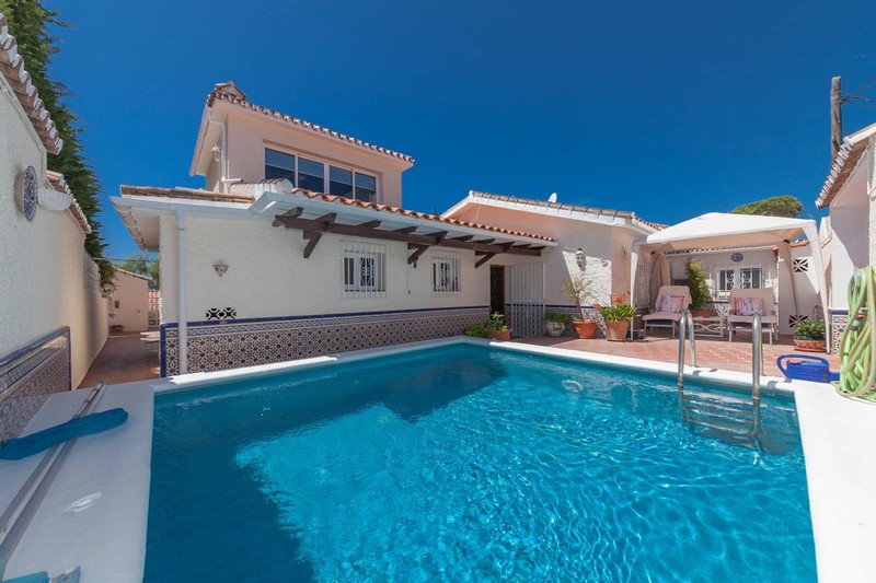 Villa with private pool in Marbella for 299,950 Euros
